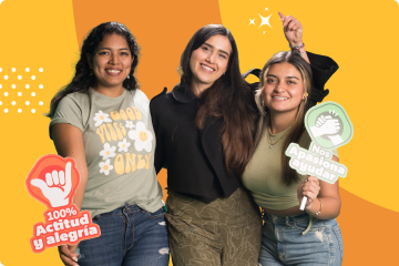 Tres personas destacando actitud y trabajo en equipo